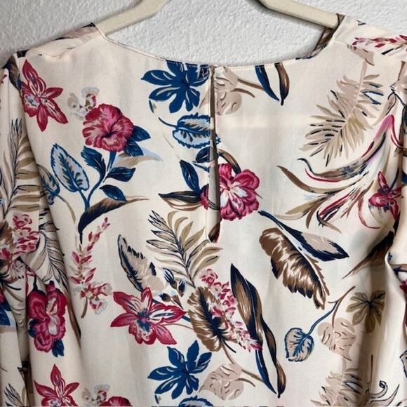 Lush Nordstrom Flowy Feminine Long Sleeve Criss Cross Floral Top Sz XS - Picture 9 of 11